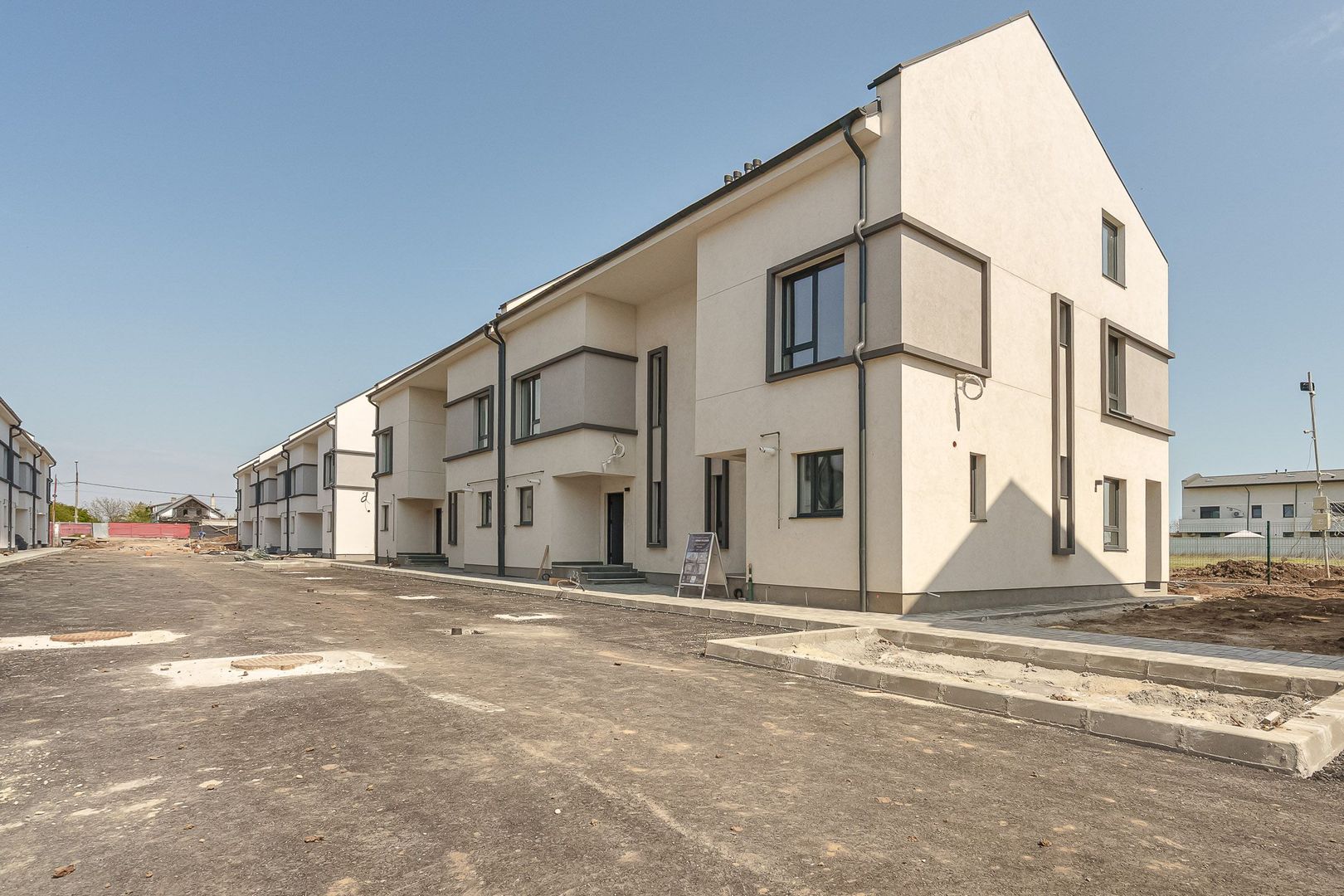 Case finalizate 5 camere | 140 mp | Curte | Sect 5-Dedeman Giurgiului - Poză 7