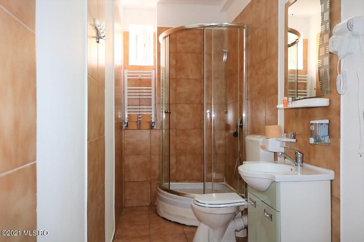 Mamaia Nord - Langa Mare, pensiune la cheie, 11 camere, 9 bai! - Poză 14