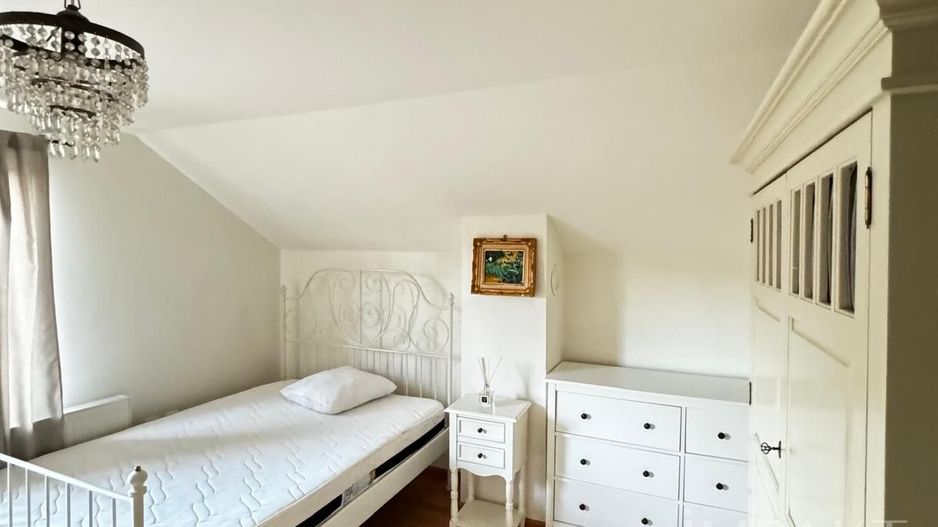 Casa individuala cu 5 camere si gradina in Colonia Sopor - Poză 11