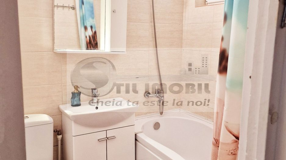 Apartament cu 2 camere in Podu Ros. 74.500 euro ! - Poză 4