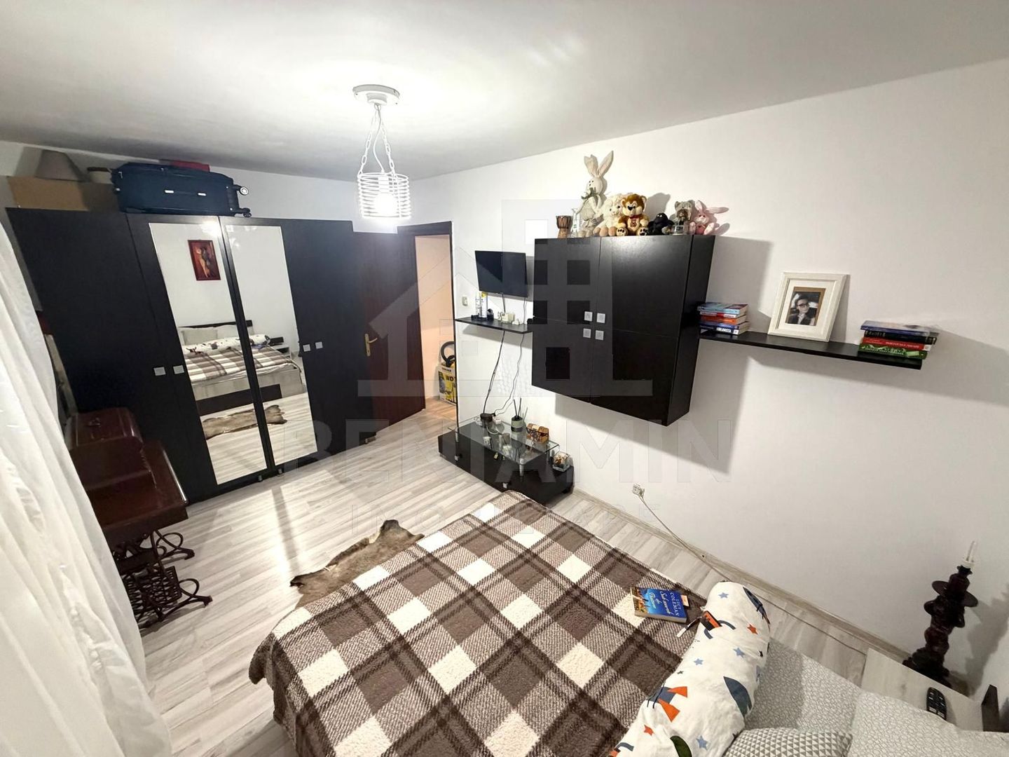 3 camere semidecomandat etaj 3 mobilat utilat - Valea Rosie - 69mp - Poză 6