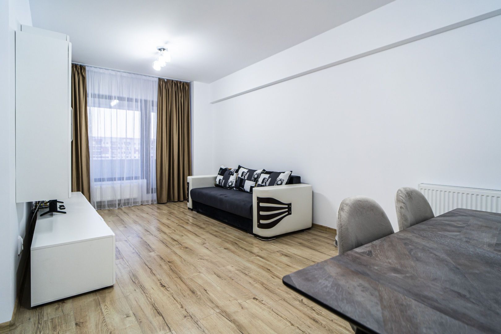 Brancusi, 2 camere, 68 mp, mobilat-utilat, loc de parcare inclus - Poză 5