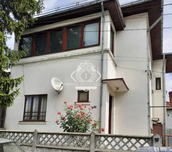 Parcul Carol I Vila interbelica I 2 locuri de parcare - Poză 1