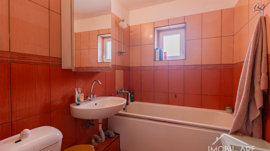 Apartament cu 3 camere de vânzare - Poză 12