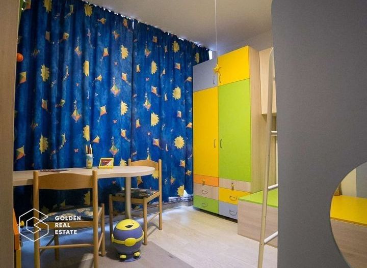 Apartament superb, ultracentral, 3 camere, centrala proprie si 2 locuri parcare - Poză 8