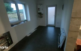 Casă 4 Camere, 2 Bai, 900mp Teren - Poză 3