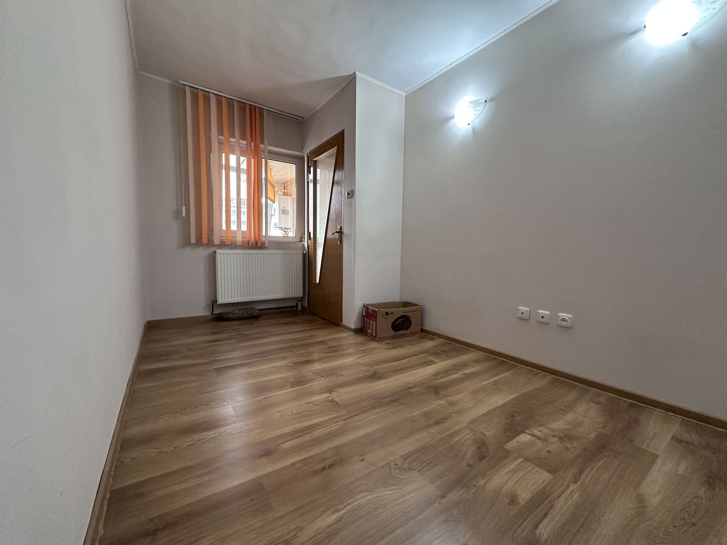 Vanzare apartament cu 4 camere luminos, vedere deschisă-Targoviste-M5 - Poză 7