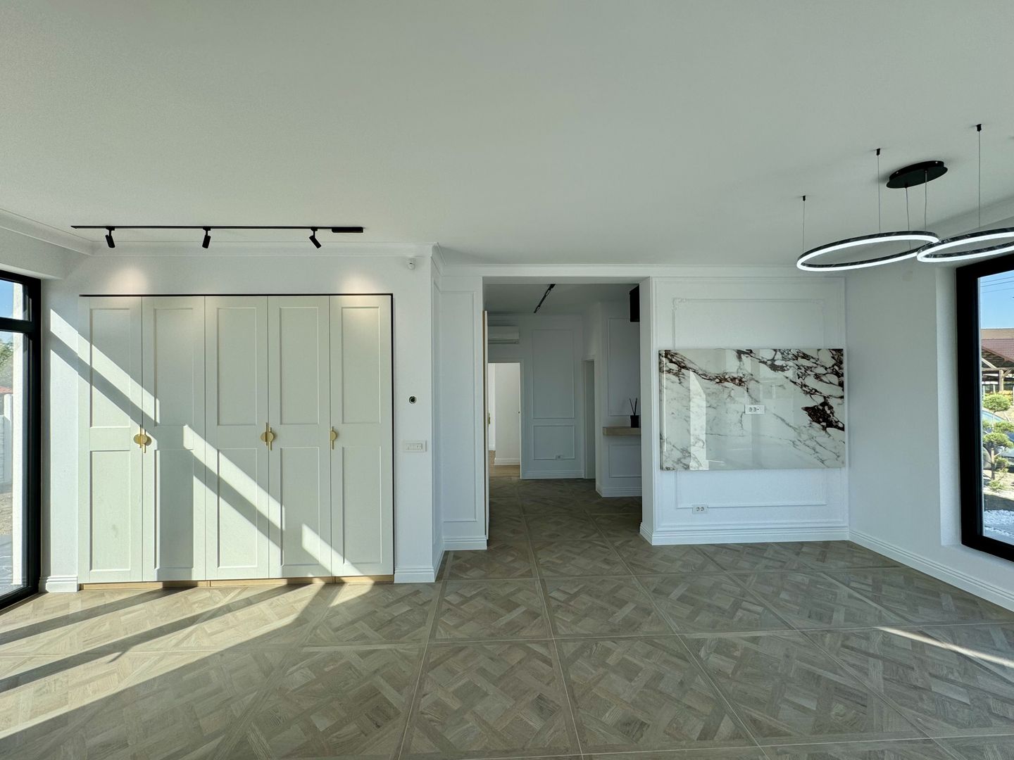 Alege Confortul: Casa Modernă Săcălaz - Poză 4