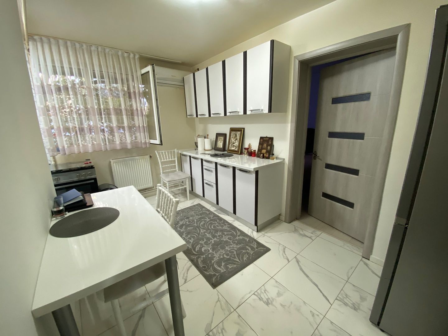 Apartament 3 camere - Mall Vitan- Centrala Proprie - Poză 2