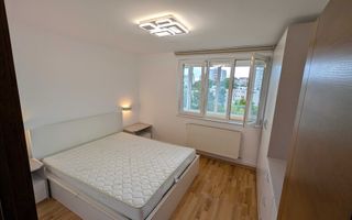 Apartament cu 3 camere, 65 mp, decomandat, zona Semicentral - Poză 2