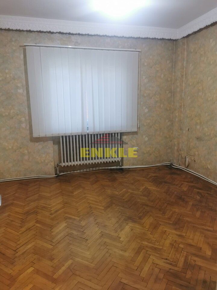 Casa 3 camere, Calea Nationala/Soseaua Iasului la strada principala, 400 euro - Poză 1