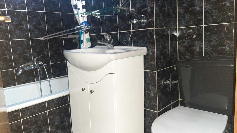 Apartament 2 camere decomandat metrou Eroii Revolutiei - Poză 3