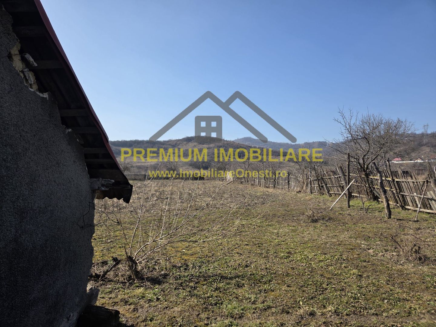 Casă bătrânească de vânzare – sat Prajoaia - Poză 10