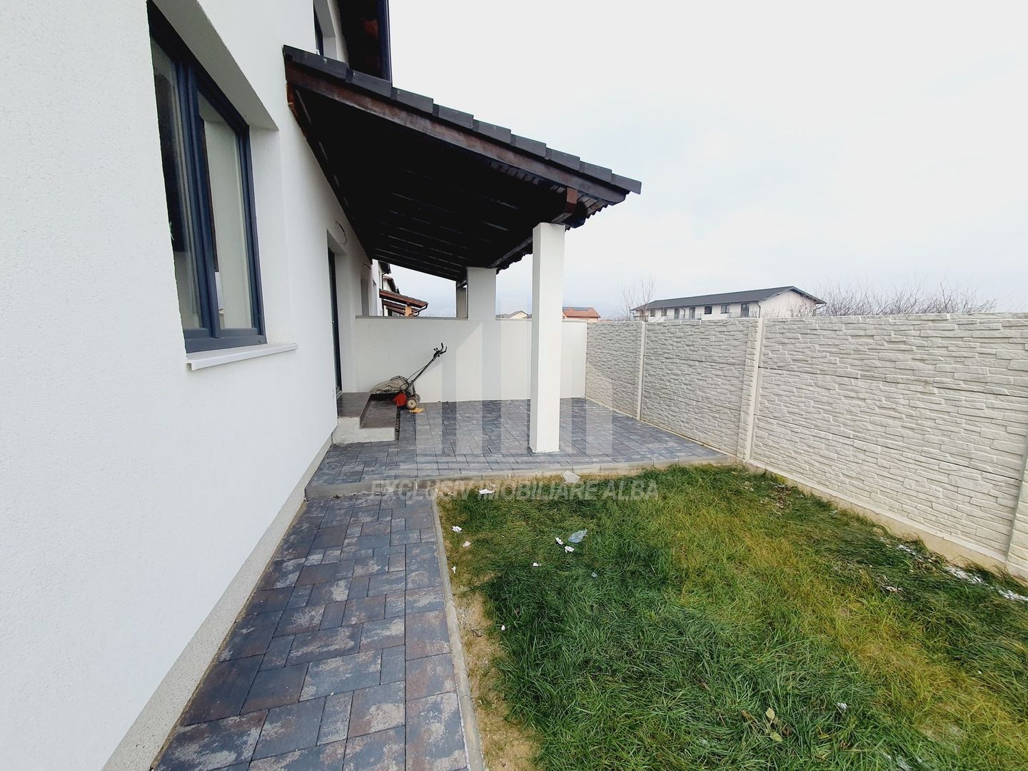 Casa tip duplex cu mobila de bucatarie, Dealul Furcilor - Poză 10