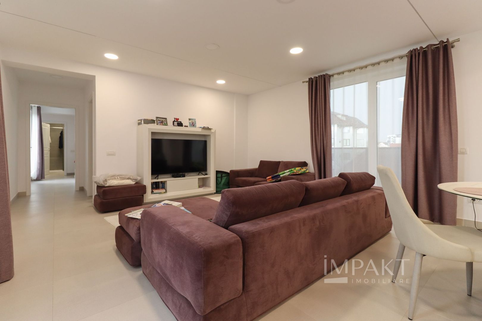 Penthouse dispus pe 2 niveluri in Dambul Rotund - Poză 3