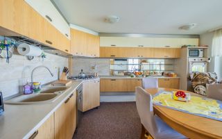 Casa individuala cu teren mare, vedere spre munti,  Avrig,  jud. Sibiu - Poză 8