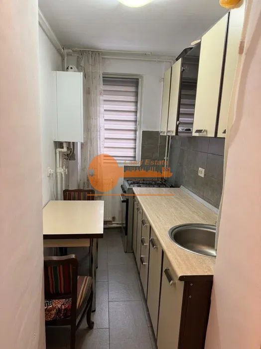 )Apartamnet cu 2 camere 5 minute de Metrou Lujerului( Centrala Proprie) - Poză 2
