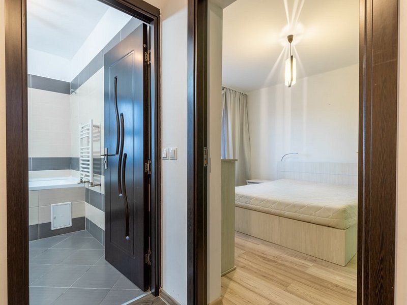 Vânzare apartament cu 2 camere, 62 mp utili, situat într-un imobil tip vilă - Poză 4