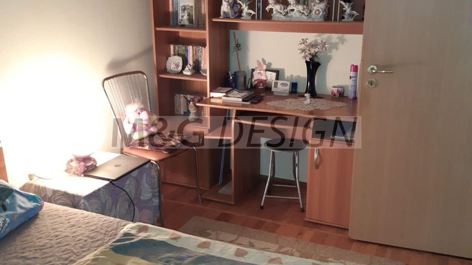 3 camere decomandat vedere pe 2 parti CENTRALA zona Dambovita - Poză 3