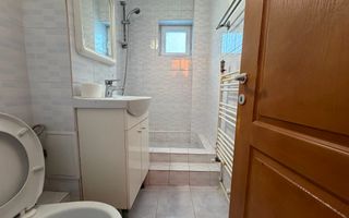 4 camere | etaj 1 | centrala proprie | mobilat si utilat | zona buna | - Poză 12