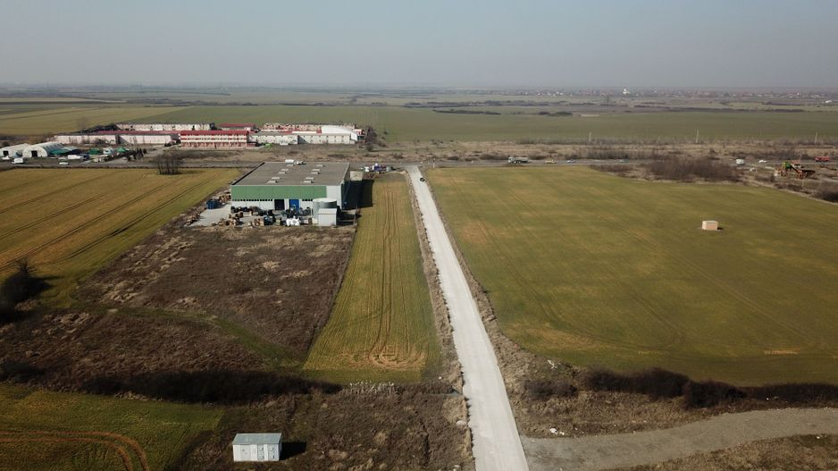 Teren industrial-comercial - Poză 1