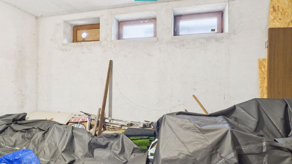 Casă  spațioasă cu 5 camere, Aradului - Poză 12