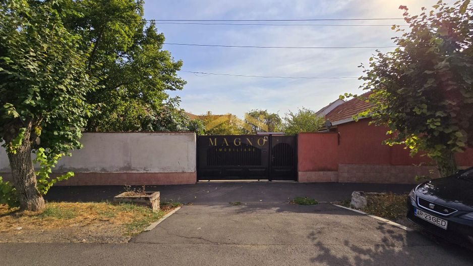 Casa de vanzare cu teren mare pe Ady Endre Aradul nou - Poză 2