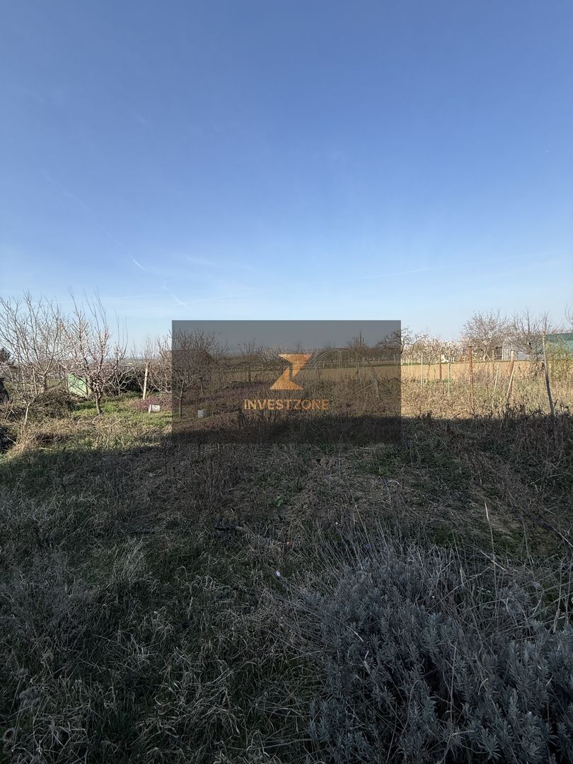 Casă spațioasă cu teren 806 mp - Poză 10