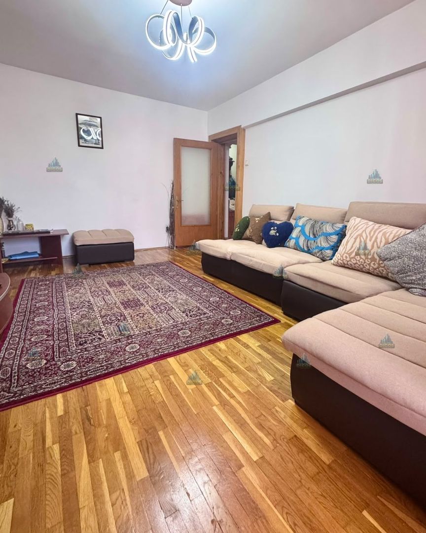 Apartament 3 camere de vânzare – Zona Valah - Poză 2