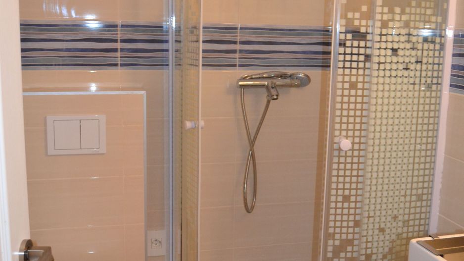 Studiou langa medicina cu scara interioara - Poză 20