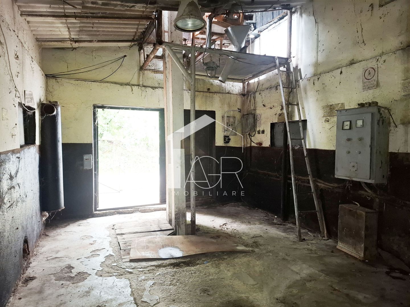 Imobil cu destinatie comerciala, 4 camere, Boldesti-Scaieni - Poză 6