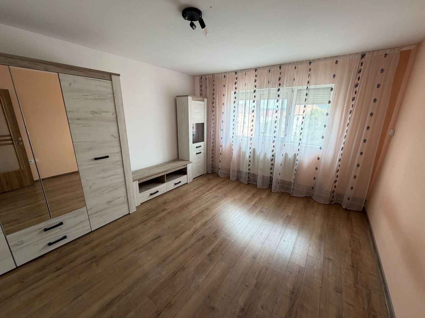 Apartament 1 camera, decomandat - Cugir - Poză 4