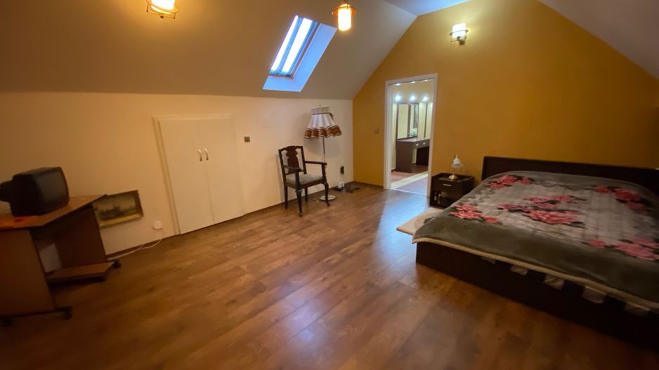 Duplex spațios cu garaj - Poză 15