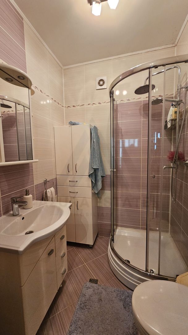 Casa 5 camere 3 bai garaj inchis si teren 700 mp utili in Lazaret - Poză 8