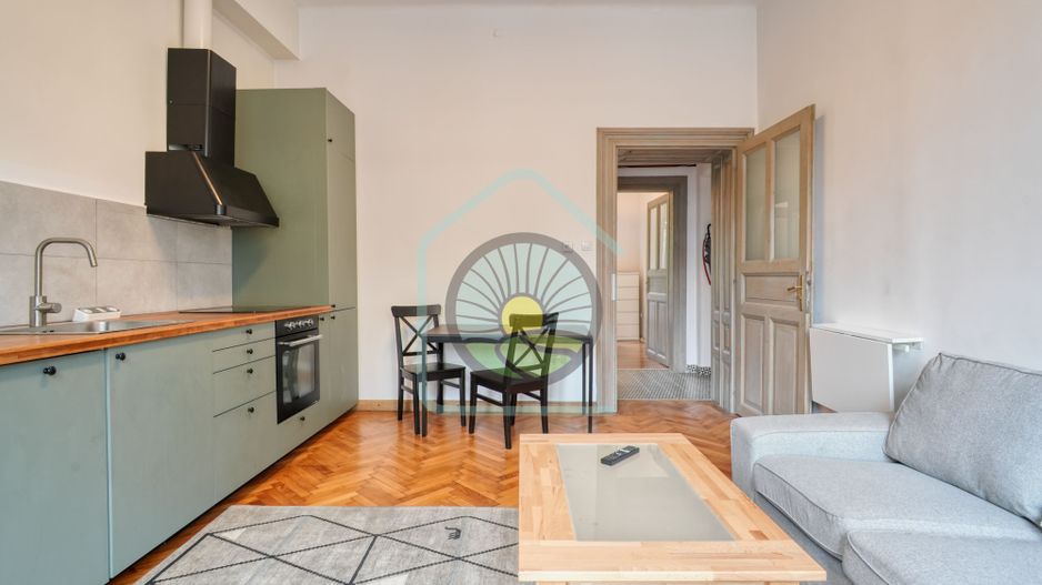 STUDIO IN CENTRUL BRASOVULUI - Poză 3