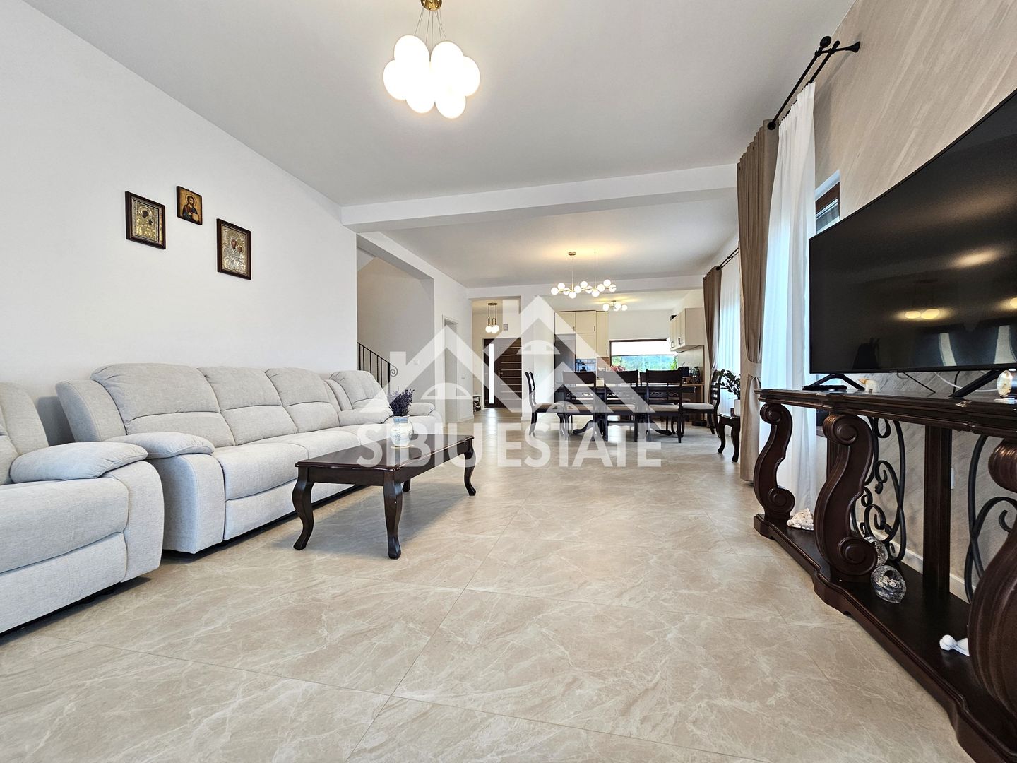 Casa Sibiu Cisnadioara, casa cu garaj, 5 camere, 3 bai - Poză 23