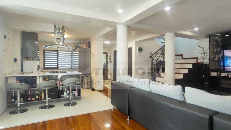 VILA PREMIUM 1,7 KM ALEEA TUDOR NECULAI, VALEA ADANCA, LA CHEIE, P+1+M - Poză 2