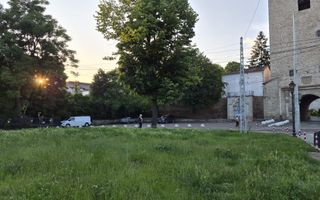 Oportunitate! Teren ultracentral, Tg. Cucu 835 mp - Poză 2