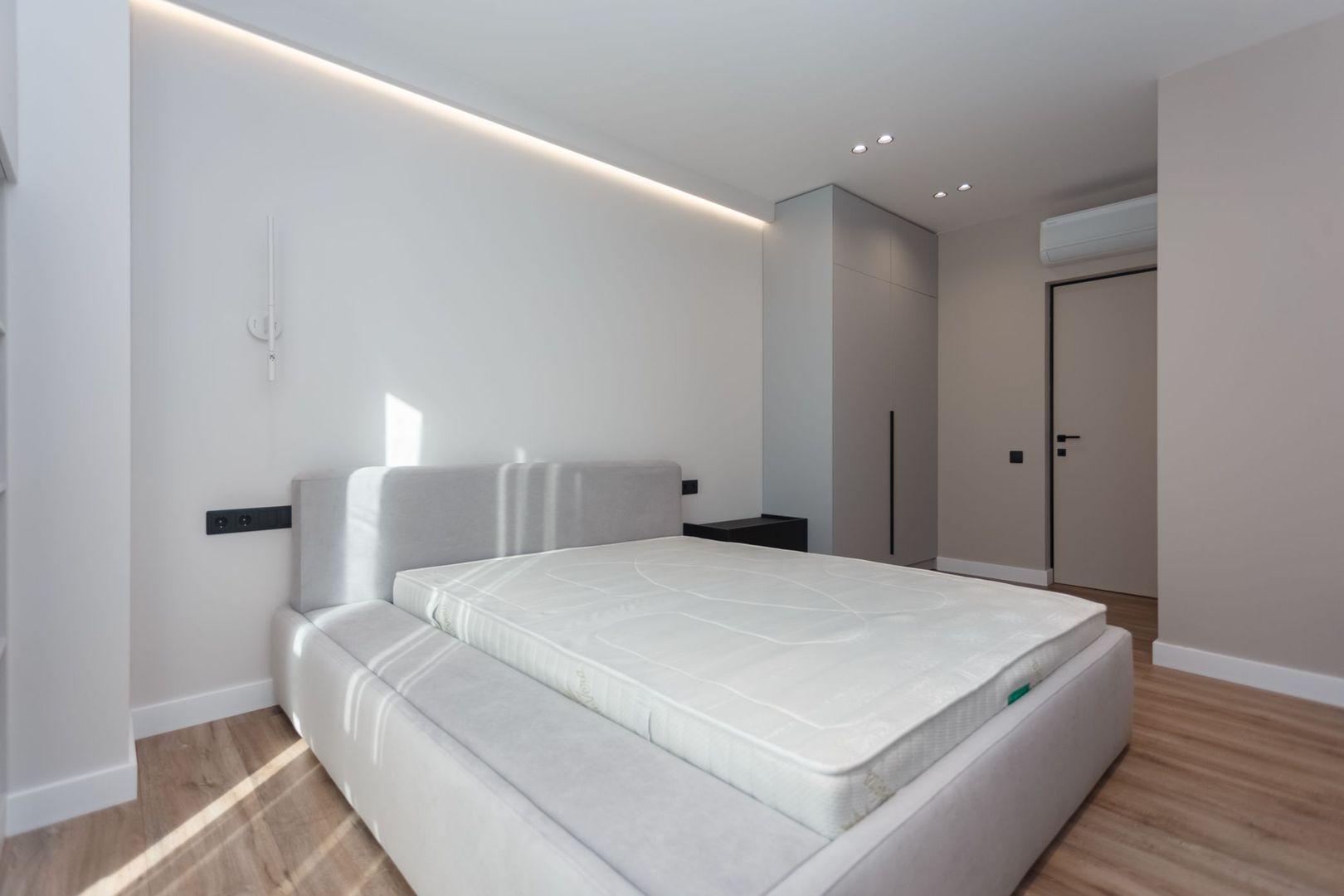 De vânzare apartament, 2 dormitoare, str. Teatrală 3, Centru. - Poză 14