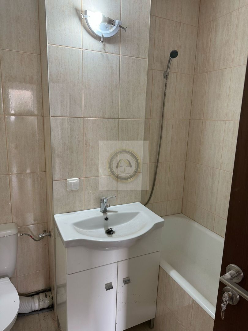 Apartament 3 camere de inchiriat | nemobilat, neutilat | langaDoboz - Poză 8