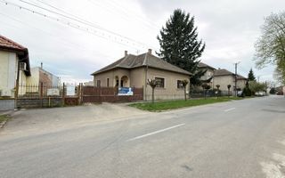 Proprietate cu 2 case | Teren 546 mp | Str. Albinelor Nr.18 - Carei - Poză 1