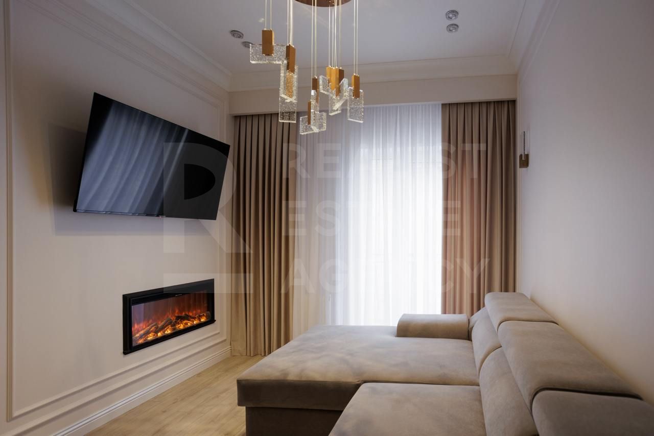 Chirie, apartament, 1 cameră + living, strada Moara Roşie, Centru - Poză 1