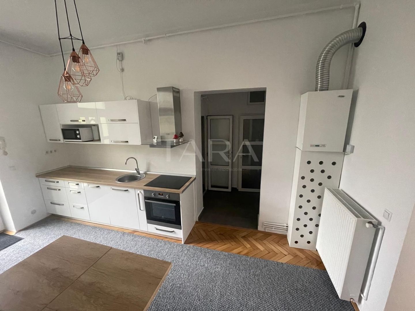 Apartament 2 camere, decomandat, Ultracentral, UMF. - Poză 2