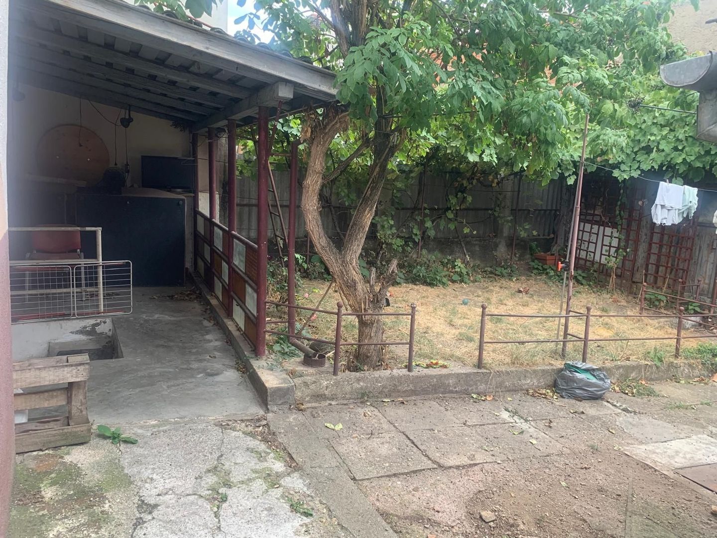 Casa 110 mp cu posibilitae de mansardare si curte cu potential - 7 strazi Gruia - Poză 9