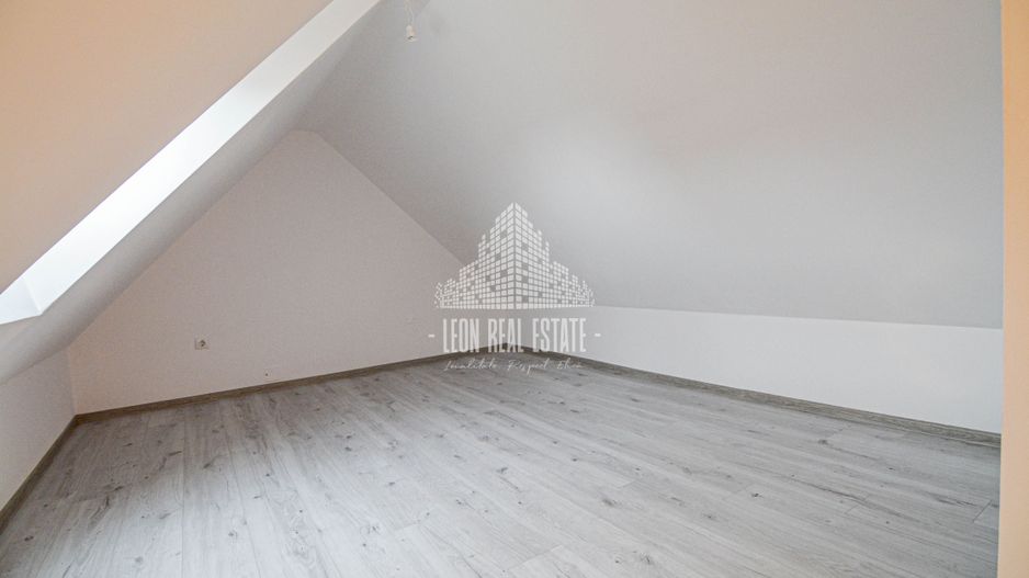 Casă înșiruită în prima parte a Florestiului, zona Stadion - Someșului - Poză 25