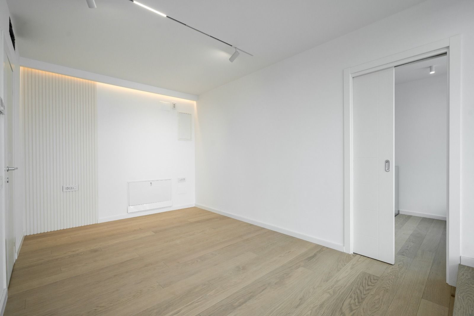 Vila Exclusivista Voluntari Arhitectura Moderna 320 mp utili - Poză 12