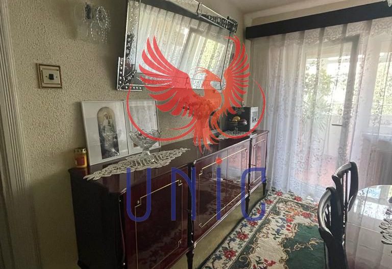 Apartament cu 3 camere de vânzare în 1 Mai, Craiova - Poză 2