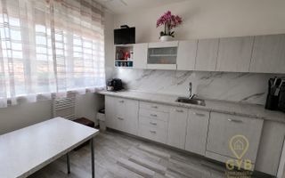 Proprietate ultracentrală cu 5 camere- str. Primăriei - Poză 7