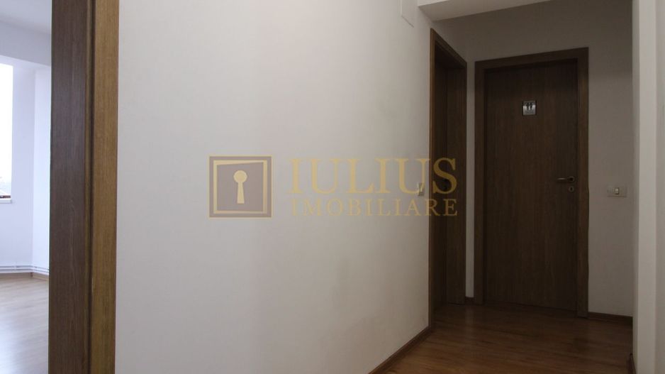 8 incaperi, 2 bai, centrala proprie, 3 locuri de parcare; Lipovei. - Poză 14