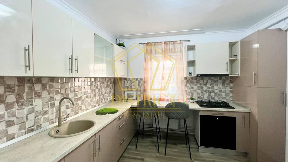 Apartament spatios cu 3 camere I Complexul Studentesc - Poză 5